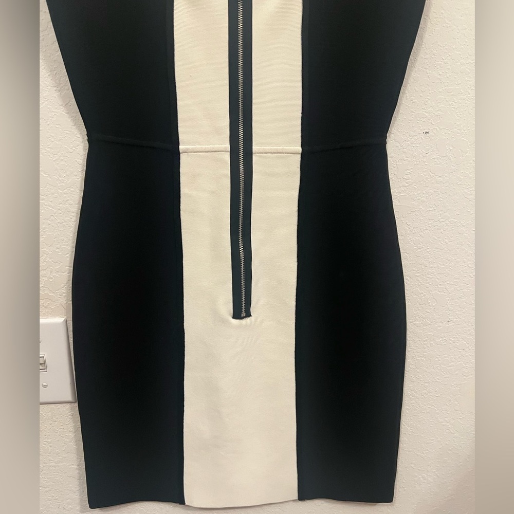 🌻BCBGMaxAzria Dress - Picture 12 of 12